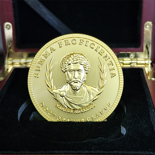 Doctorum's PhD Coin totally delivers as an exceptional gift for the PhD in your life. Whether celebrating a new PhD program graduate or honoring the seasoned Doctor, this unique creation is sure to make a lasting impression.